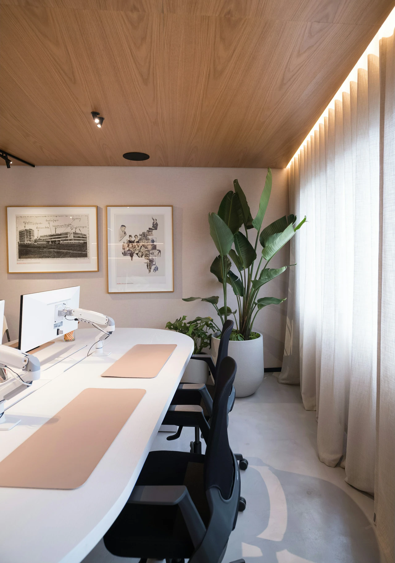 Private office and executive coordination environment.